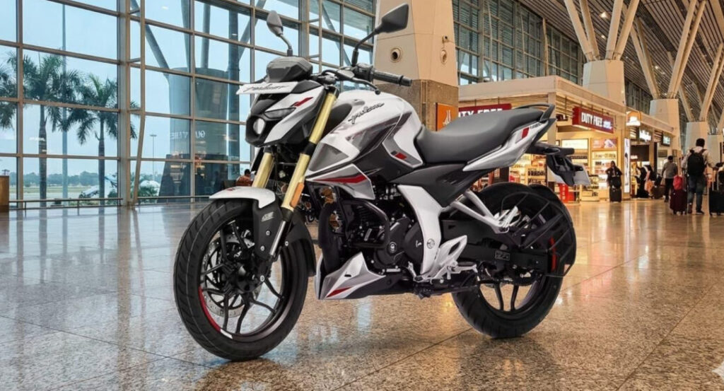 GaadiDrive.com | New Bajaj Pulsar N160 Variant Launched: Premium Look, Practical Upgrades Revealed