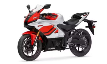 GaadiDrive.com|Yamaha R3 70th Anniversary Edition Unveiled: Bold Colors, Iconic Design & Feature Highlights!